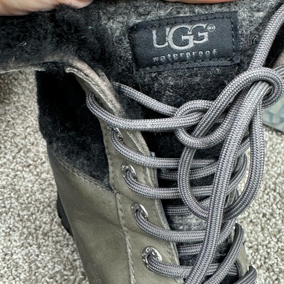 UGG Adirondack ll Waterproof Leather Lace Up Boot Sz 6 Vibram Sole - Picture 11 of 14